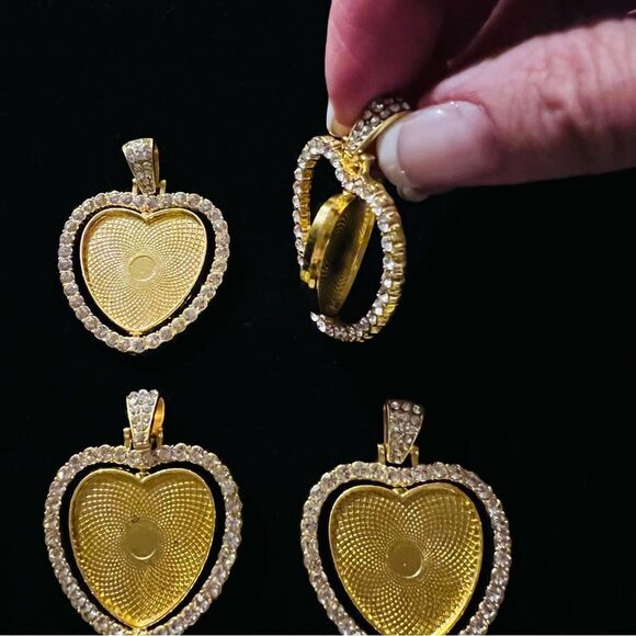 Bundle of 4 Gold  Metal Rhinestone Heart Pendants - Picture 6 of 9
